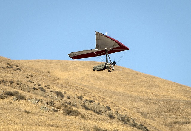 hang gliding