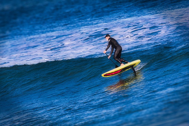 Hydrofoil surfboards